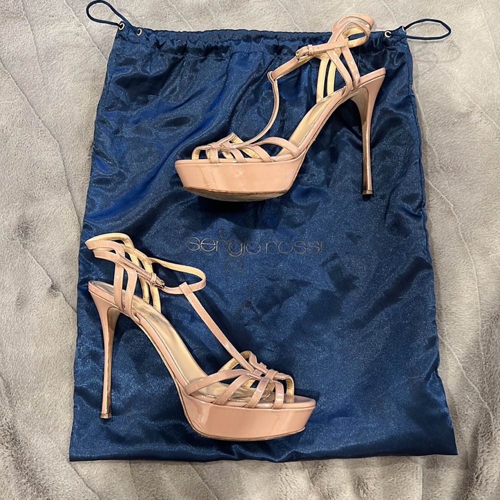 SERGIO ROSSI
Cutout patent-leather platform sandals